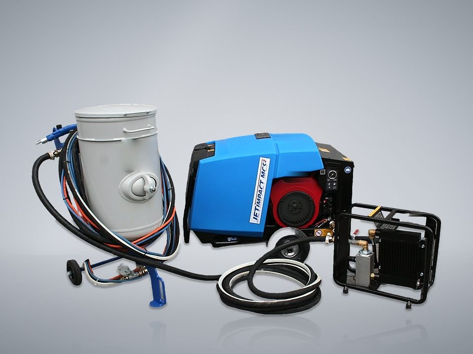 The Phibo MCS² mobile system: pressure vessel on wheels, compressor and aftercooler
