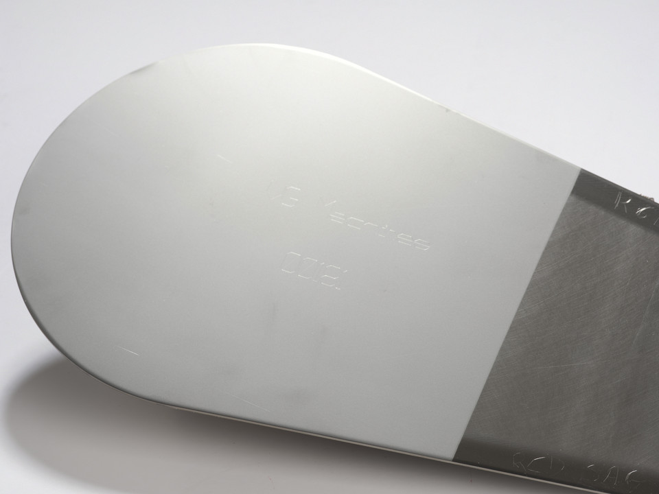 Stainless steel scoop, the bright blade treated and the brushed handle untreated