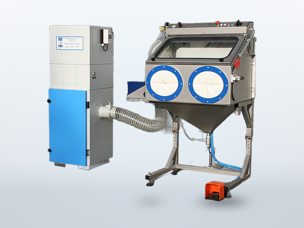 Straalcabine PRO 0806/2 in roestvast staal naast haar patroonfilter